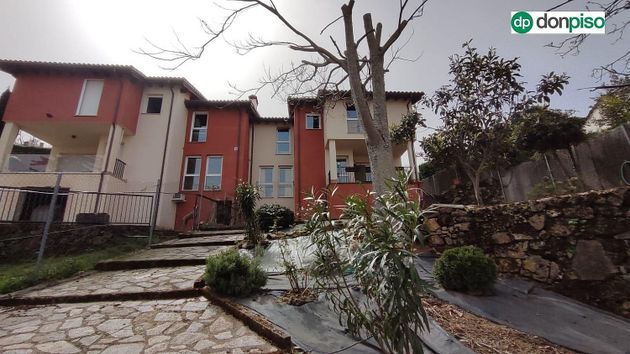 Foto 2 de Casa en venda a calle Rodeos del Castañar de 4 habitacions amb piscina i jardí