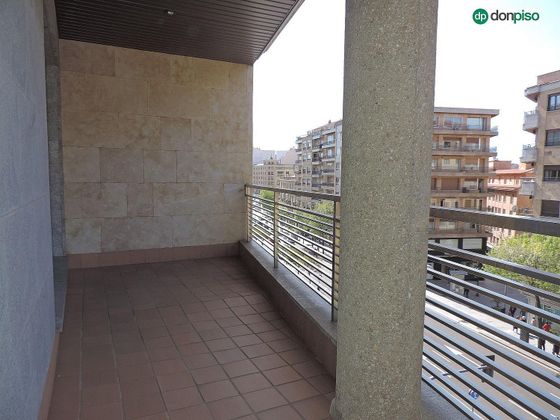 Foto 2 de Pis en lloguer a calle María Auxiliadora de 4 habitacions amb terrassa i garatge