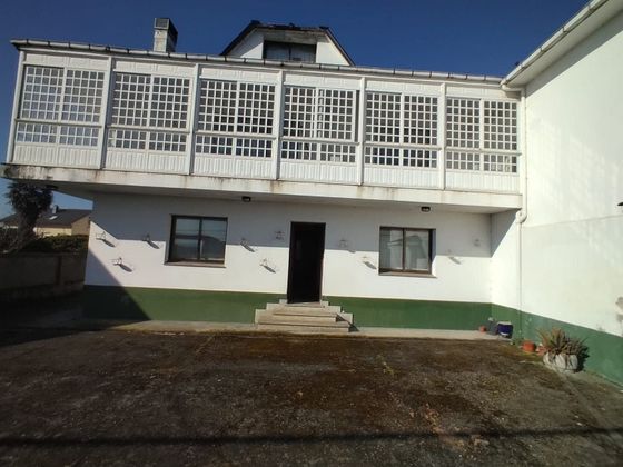 Foto 1 de Xalet en venda a Bergondo de 3 habitacions amb terrassa i garatge