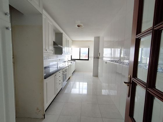 Foto 1 de Venta de piso en calle Da Fraga de 3 habitaciones con garaje y calefacción
