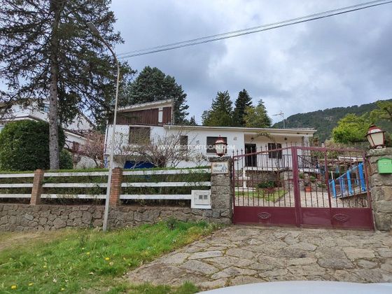 Foto 1 de Xalet en venda a Mombeltrán de 4 habitacions amb terrassa i piscina