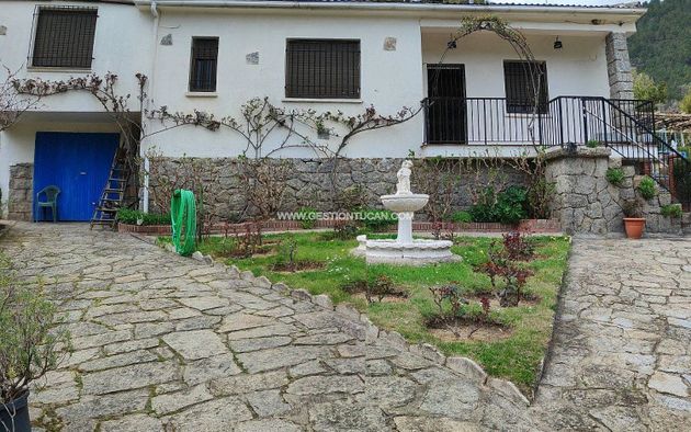 Foto 2 de Xalet en venda a Mombeltrán de 4 habitacions amb terrassa i piscina