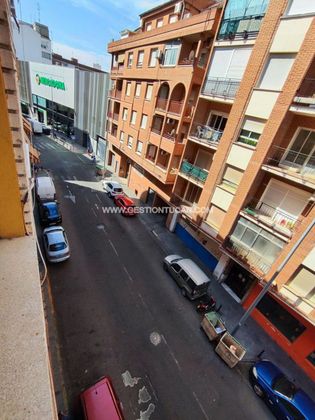 Foto 2 de Venta de piso en El Pilar - La Estación de 3 habitaciones con terraza