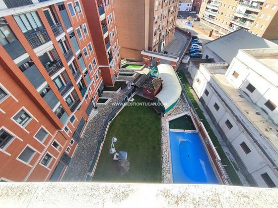 Foto 2 de Alquiler de piso en El Pilar - La Estación de 2 habitaciones con terraza y piscina