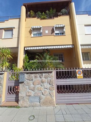 Foto 1 de Casa adossada en venda a Centro - Corte Inglés de 4 habitacions amb terrassa i balcó