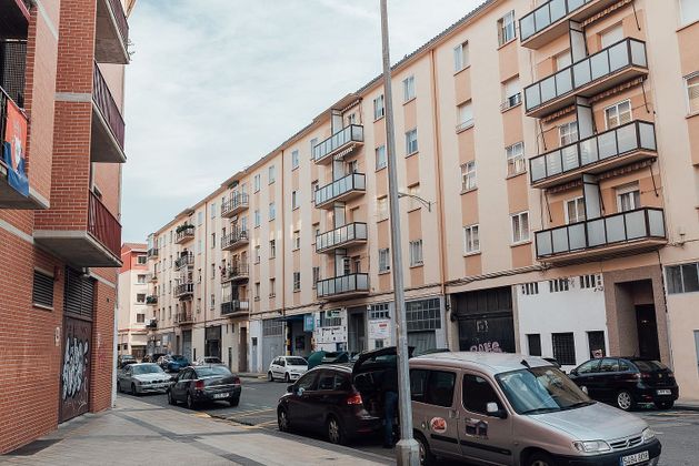Foto 1 de Pis en venda a calle Ciudad de Sueca de 3 habitacions amb terrassa i ascensor