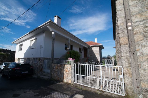 Foto 1 de Xalet en venda a Cerdedo de 4 habitacions amb terrassa i garatge