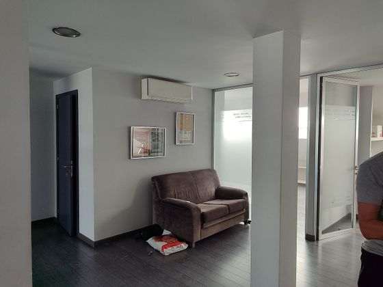 Foto 1 de Alquiler de oficina en calle Castelao con aire acondicionado y ascensor