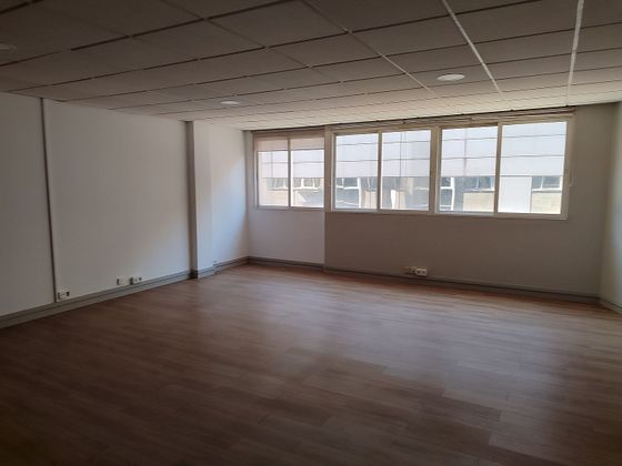 Foto 1 de Alquiler de oficina en calle Castelao de 64 m²