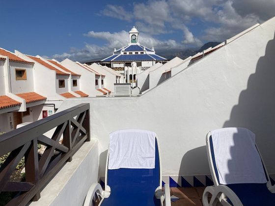 Foto 2 de Venta de dúplex en Los Cristianos - Playa de las Américas de 2 habitaciones con terraza y piscina