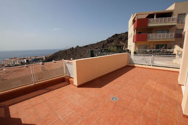 Foto 2 de Casa adossada en venda a calle Lajas de Chapín de 3 habitacions amb terrassa i piscina