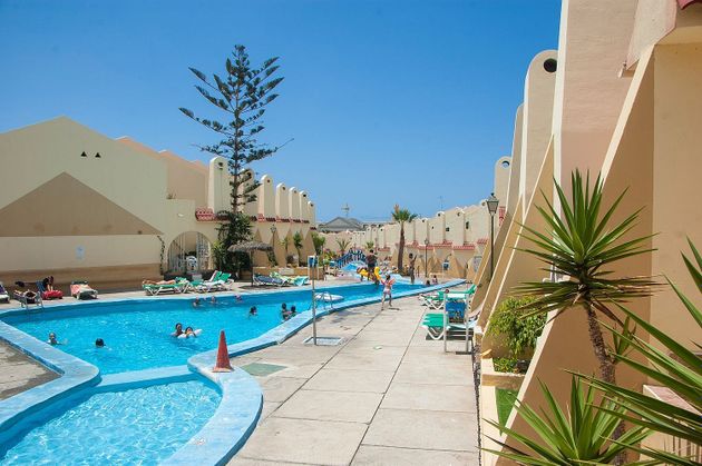 Foto 1 de Estudi en venda a calle Ernesto Sarti amb terrassa i piscina