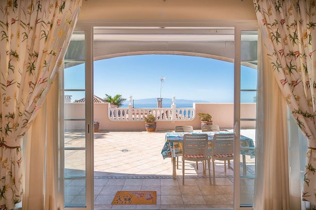 Foto 1 de Xalet en venda a Puerto de Santiago de 3 habitacions amb terrassa i piscina