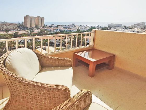 Foto 2 de Venta de ático en Los Cristianos - Playa de las Américas de 1 habitación con terraza y piscina