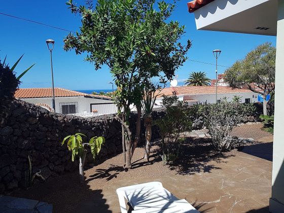 Foto 2 de Venta de chalet en Costa Adeje de 2 habitaciones con terraza y piscina