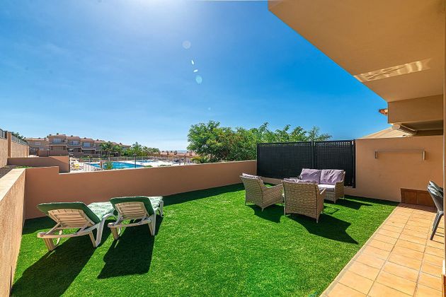 Foto 2 de Casa adossada en venda a Puerto de Santiago de 3 habitacions amb terrassa i piscina