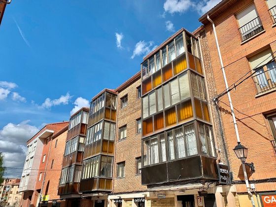 Foto 1 de Venta de piso en Sigüenza de 4 habitaciones con terraza y balcón