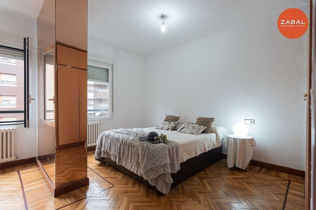 Foto 2 de Venta de piso en Ermitagaña - Mendebaldea de 5 habitaciones con terraza y garaje