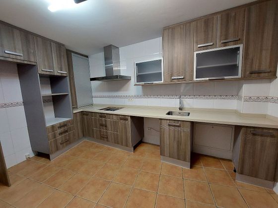 Foto 2 de Piso en venta en calle Ciudad de Toro de 3 habitaciones con terraza y garaje