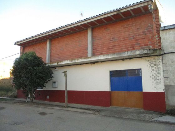 Foto 2 de Casa en venda a calle Larga amb garatge