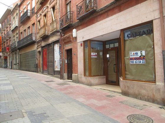 Foto 2 de Alquiler de local en calle La Rúa de 201 m²