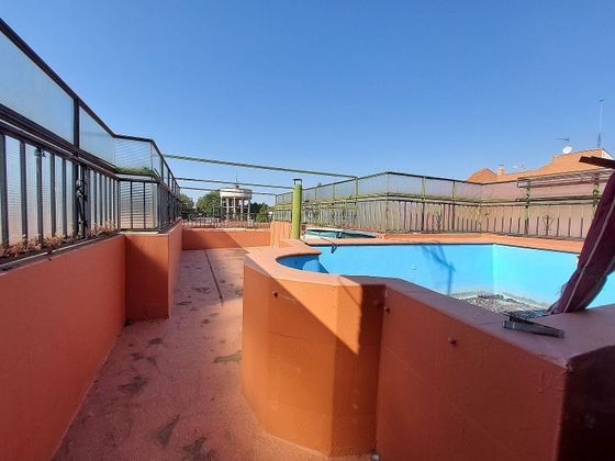 Foto 1 de Venta de casa en calle Luna de 4 habitaciones con terraza y piscina