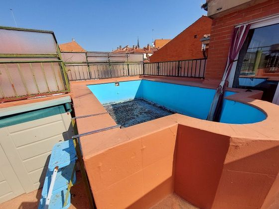 Foto 2 de Casa en venda a calle Luna de 4 habitacions amb terrassa i piscina