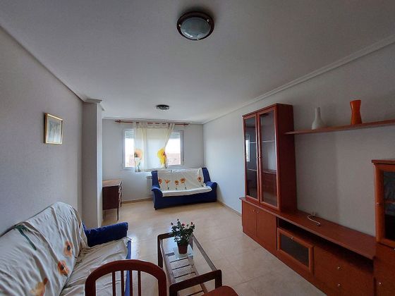 Foto 2 de Pis en venda a avenida Luis Morán de 2 habitacions amb terrassa i calefacció