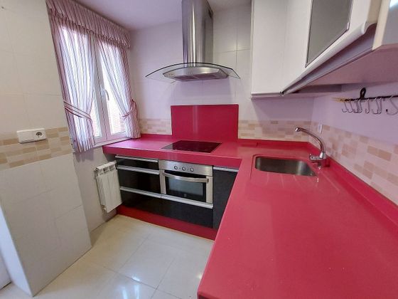 Foto 2 de Pis en venda a calle Sanabria de 3 habitacions amb terrassa i calefacció