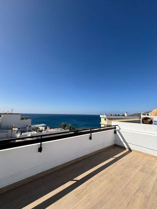 Foto 1 de Ático en venta en Arguineguín de 2 habitaciones con terraza y piscina