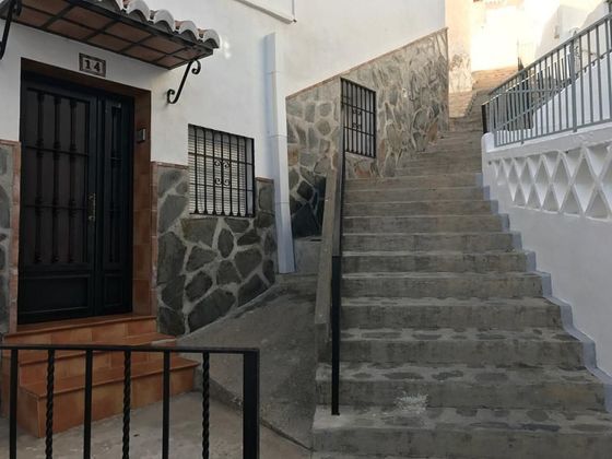 Foto 2 de Casa adossada en venda a calle Nuestra Señora del Rosario de 3 habitacions amb terrassa i aire acondicionat