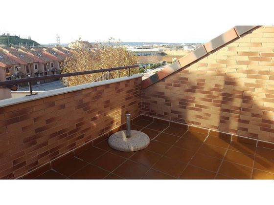 Foto 2 de Dúplex en venta en Valdepeñas de 2 habitaciones con terraza y piscina
