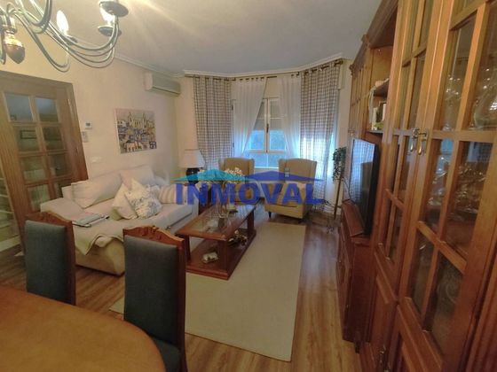 Foto 2 de Casa adossada en venda a Valdepeñas de 4 habitacions amb terrassa i garatge