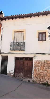 Foto 1 de Casa adossada en venda a Moratilla de los Meleros de 5 habitacions amb garatge i jardí
