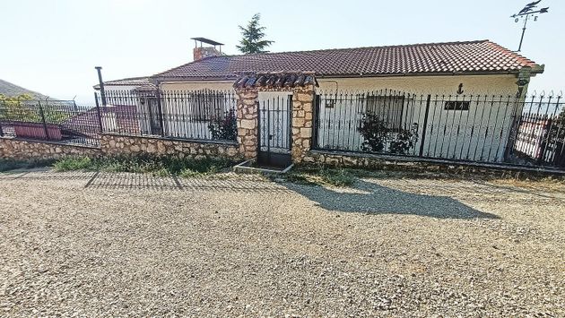 Foto 1 de Casa rural en venta en Trijueque de 6 habitaciones con terraza y piscina