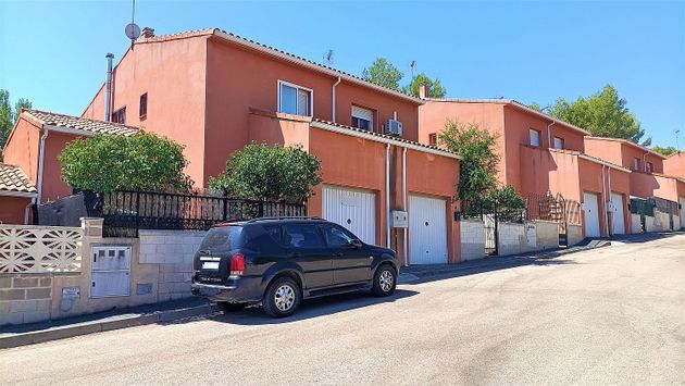 Foto 1 de Casa adossada en venda a Almoguera de 3 habitacions amb terrassa i garatge