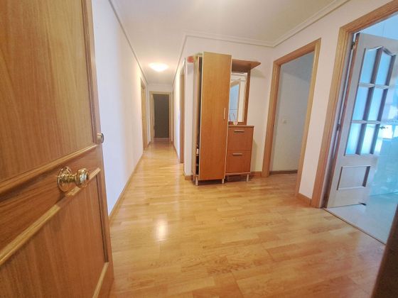 Foto 1 de Piso en venta en Centro - Ponferrada de 3 habitaciones con garaje y balcón