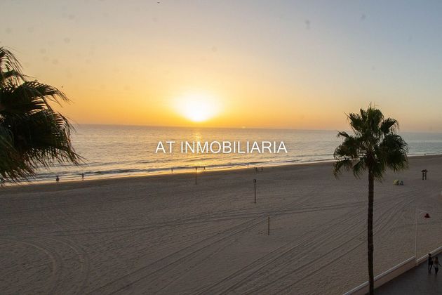 Foto 1 de Pis en venda a Playa Stª Mª del Mar - Playa Victoria de 4 habitacions amb terrassa i ascensor