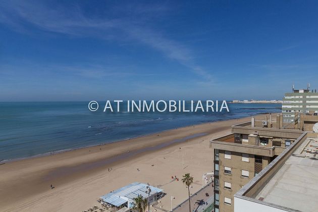 Foto 1 de Venta de piso en Playa Stª Mª del Mar - Playa Victoria de 1 habitación con terraza y ascensor