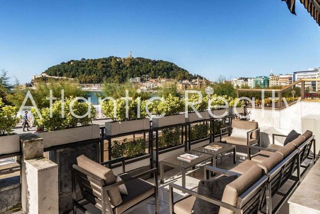 Foto 2 de Pis en venda a Centro - San Sebastián-Donostia de 5 habitacions amb terrassa i aire acondicionat