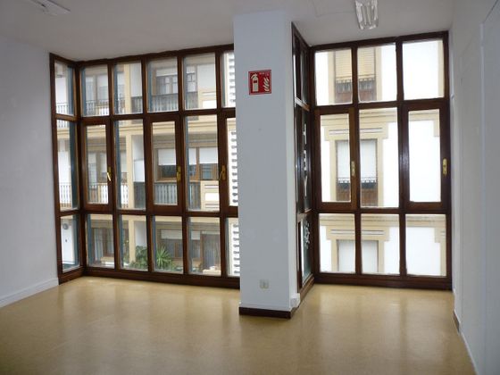 Foto 1 de Oficina en lloguer a calle Juan Bautista Zabala amb ascensor