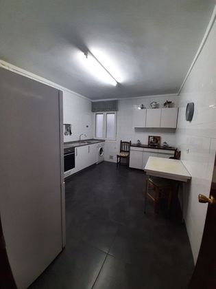 Foto 2 de Piso en venta en Alango de 3 habitaciones con calefacción y ascensor