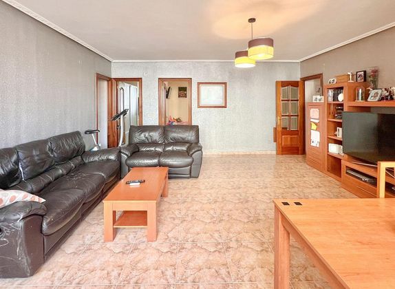 Foto 2 de Piso en venta en Sansomendi - Ali de 4 habitaciones con terraza y garaje