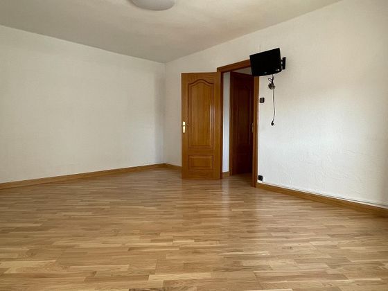 Foto 1 de Alquiler de piso en calle De Alicante de 3 habitaciones con muebles y balcón