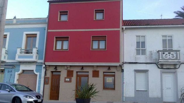 Foto 1 de Casa adossada en venda a Illa de Arousa (A) de 5 habitacions amb calefacció