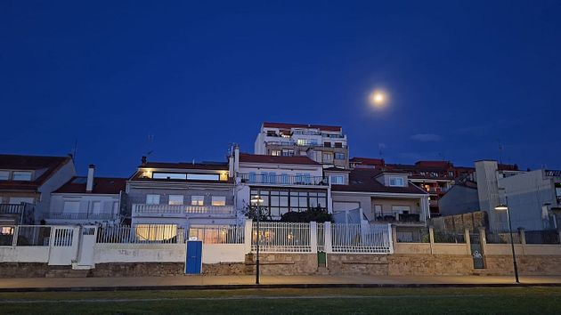 Foto 1 de Venta de piso en Vilagarcía de 4 habitaciones con terraza y piscina