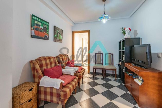 Foto 2 de Pis en lloguer a Santo Domingo de 3 habitacions amb terrassa i mobles