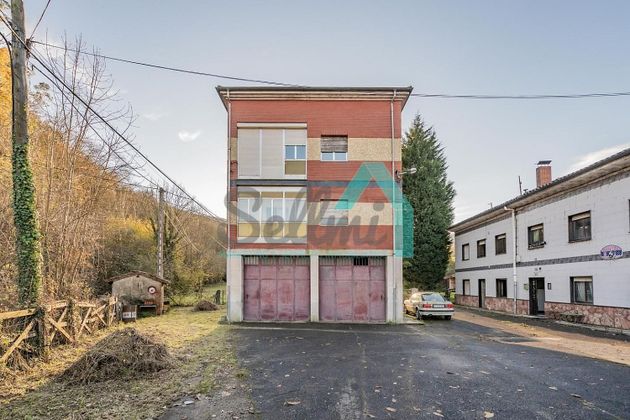 Foto 2 de Casa en venta en Zona Rural de 6 habitaciones con garaje