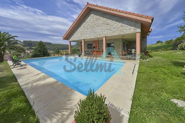 Foto 1 de Xalet en venda a Castrillón de 5 habitacions amb terrassa i piscina
