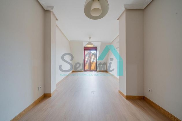 Foto 2 de Pis en venda a Milán - Pumarín - Teatinos de 2 habitacions amb terrassa i garatge